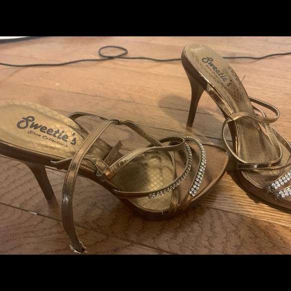 Formal bronze heels - Picture 2 of 3